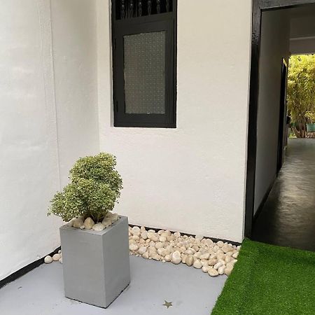 Pearl Villa Rooms And Hostel 乌纳瓦图纳 外观 照片