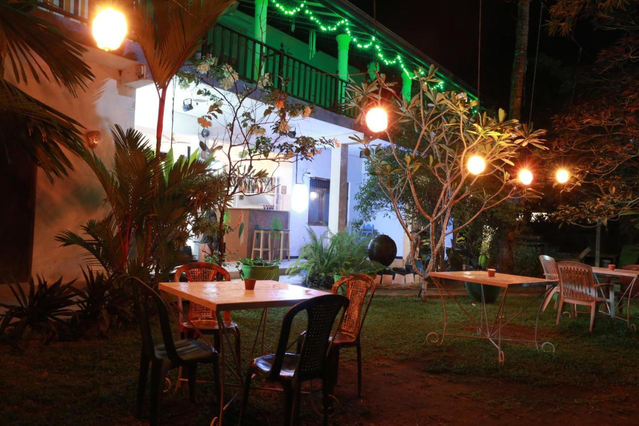 Pearl Villa Rooms And Hostel 乌纳瓦图纳 外观 照片